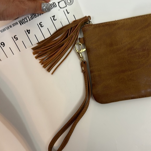 Francesca’s brown suede wristlet w tassel Charging Wristlet Power Bank USB Cord - Picture 3 of 12